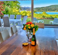 Bella Vista East 3 Luxury Ocean Views Large Flat Grassed Area And Buggy - Australia Accommodation