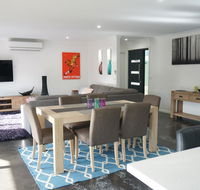 Ben's Place - modern  convenient - Australia Accommodation