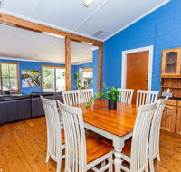 Best Central House - SLEEPS 11  - Australia Accommodation
