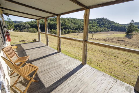 Big Yango House - Australia Accommodation 2