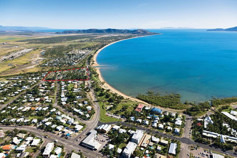 BIG4 Rowes Bay Beachfront Holiday Park - Australia Accommodation 0