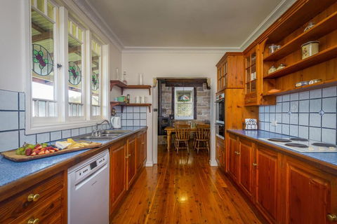 Bimbadeen Mountain Retreat - Australia Accommodation 3