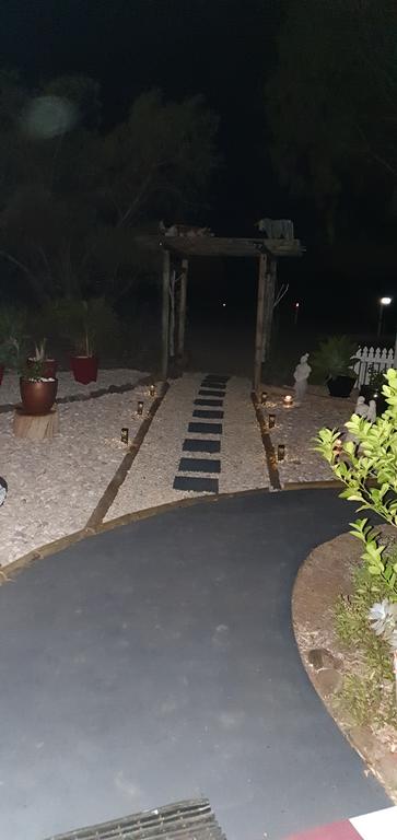 Birdhouse Cottage B&B - Australia Accommodation 2