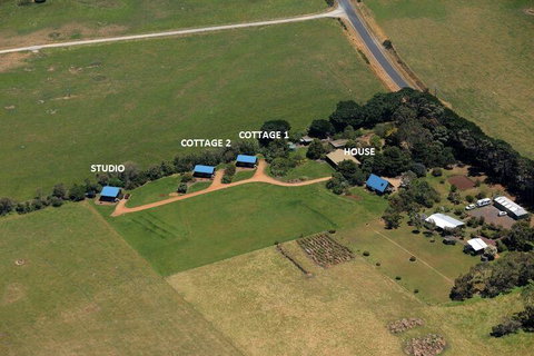 Black Cockatoo Cottages - Australia Accommodation 0