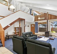Black Dolphin Waterfront Townhouse - Bay Views - Australia Accommodation