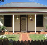 Bloomsbury Cottage - Australia Accommodation