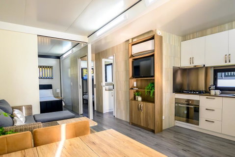 Blue Sapphire Village - Australia Accommodation 2