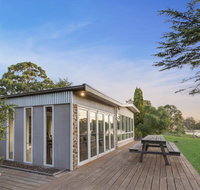 Bluff View River House - Stunning Riverfront - Australia Accommodation