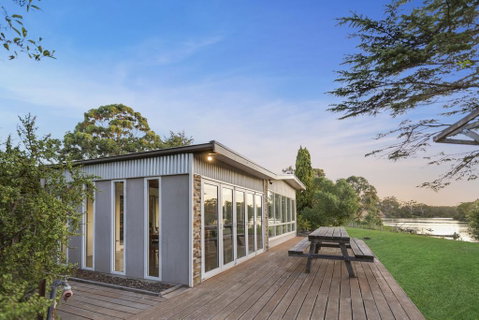 Bluff View River House - Stunning Riverfront - Australia Accommodation 0