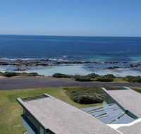 Boathouse - nearly in the water and wonderful views - Australia Accommodation