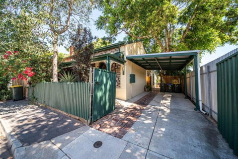 The Spotted Cow,city Fringe,pet Friendly-Free Wine - Australia Accommodation 1