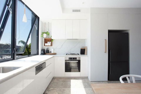 The Treehouse Penthouse - Australia Accommodation 3