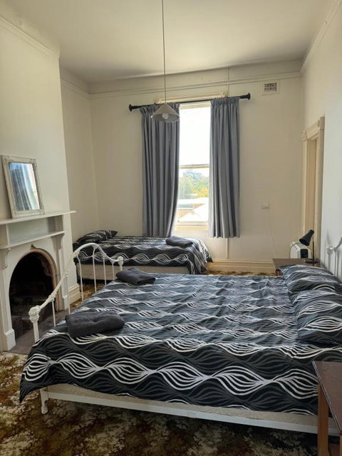 Thommos Pub - Australia Accommodation 1