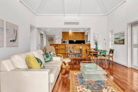 Time And Tide Beach Cottage On The Esplanade - Australia Accommodation 0