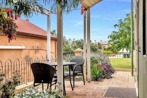 Time And Tide Beach Cottage On The Esplanade - Australia Accommodation 1