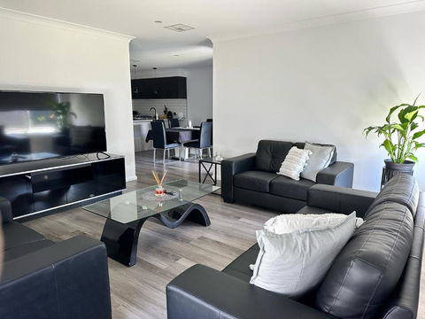 Xquisite - Australia Accommodation 0