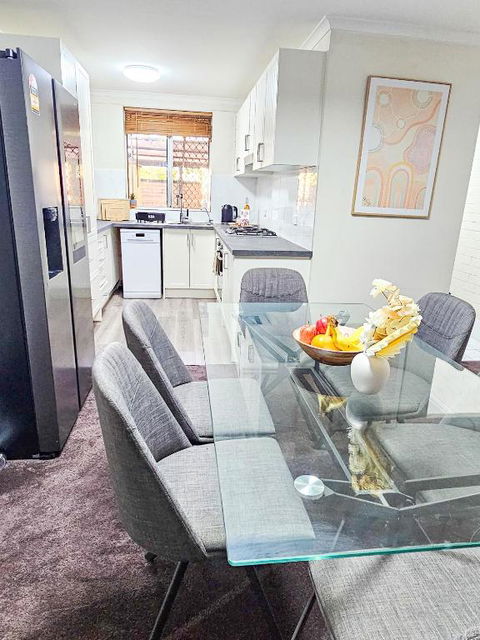 Queen Of The Desert Villa Secure & Gated 2 Bdrm Home - Australia Accommodation 0