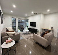 Tasha\'s Apartments - St Clair - Australia Accommodation
