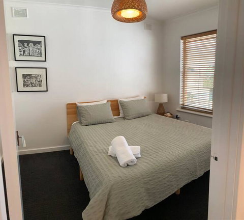 Yarrumla Beach Lodge - Australia Accommodation 3
