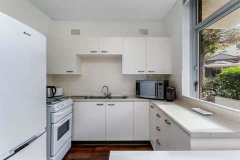 YNG03 - Cremorne - Young Street - Australia Accommodation 2