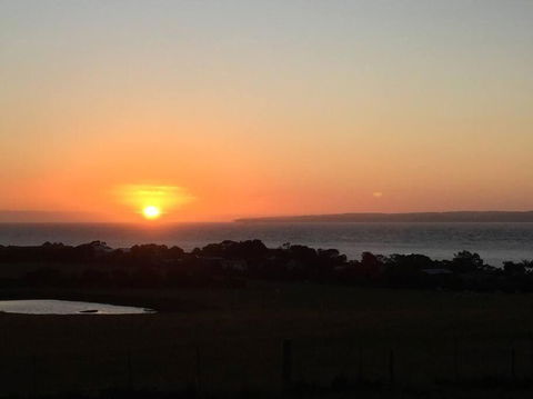 YOLO- Beach-house Views, Near Penguins, Nbn! - Australia Accommodation 3