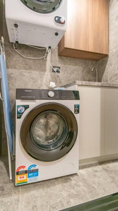 Z4 Walk To Bus Stop 2 Car Spaces Spacious Family - Australia Accommodation 3
