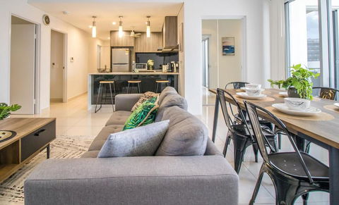 ZEN CENTRAL CBD - Affordable 3-Bdrm Apt In The Heart Of Darwin City - Australia Accommodation 2