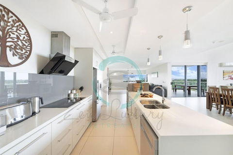 ZEN LUXURY: 2-Story 4-BR Penthouse In Darwin City With Mindal Markets & Harbour Views - Australia Accommodation 0