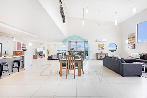 ZEN LUXURY: 2-Story 4-BR Penthouse In Darwin City With Mindal Markets & Harbour Views - Australia Accommodation 3
