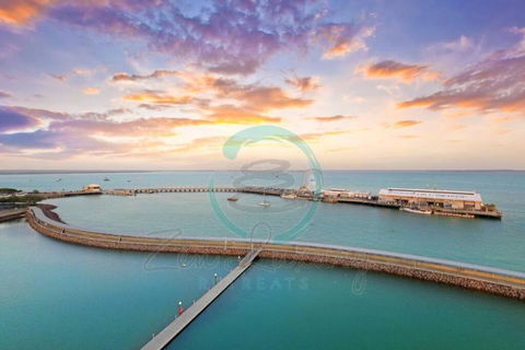 ZEN POINT PENTHOUSE 3-BR Executive W/front Retreat - Australia Accommodation 1