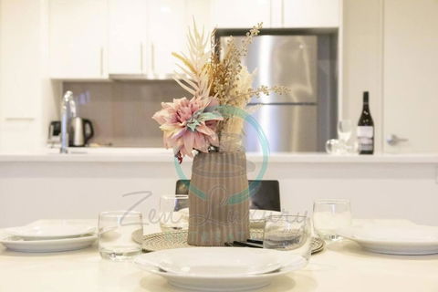 ZEN SUN CITY Cozy 2-BR/2-BA Ocean View Retreat - Australia Accommodation 0