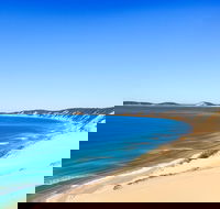 Kayak with Dolphins and 4WD Great Beach Drive Day Trip from Noosa - Australia Accommodation