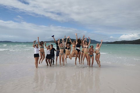 2-Night Whitsundays Sailing Cruise Incl. Whitehaven Beach & Great Barrier Reef - Australia Accommodation 4