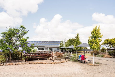 Heritage, Wine & Gin Tours - Australia Accommodation 5