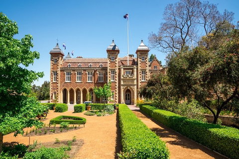 Perth Scavenger Hunt: Perched On A Swan - Australia Accommodation 0