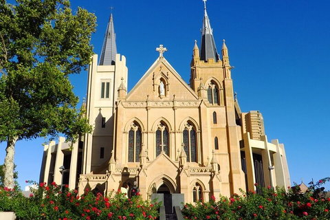 Perth Scavenger Hunt: Perched On A Swan - Australia Accommodation 1