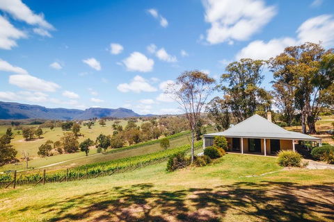 Luxury Blue Mountains Tour With Aussie BBQ Lunch And Wine Tasting - Australia Accommodation 5